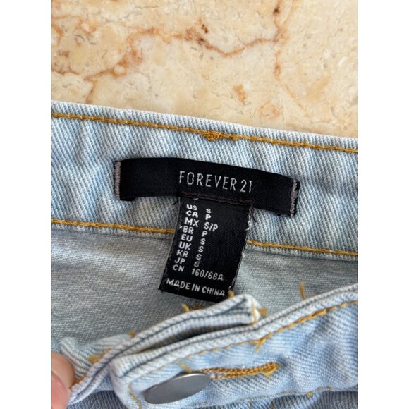 Forever 21 Light Blue Distressed Denim Mini Skirt With Frayed Hem & Pockets Size - Picture 2 of 6